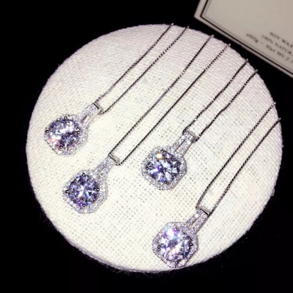 Necklace - Picture 2 of 8